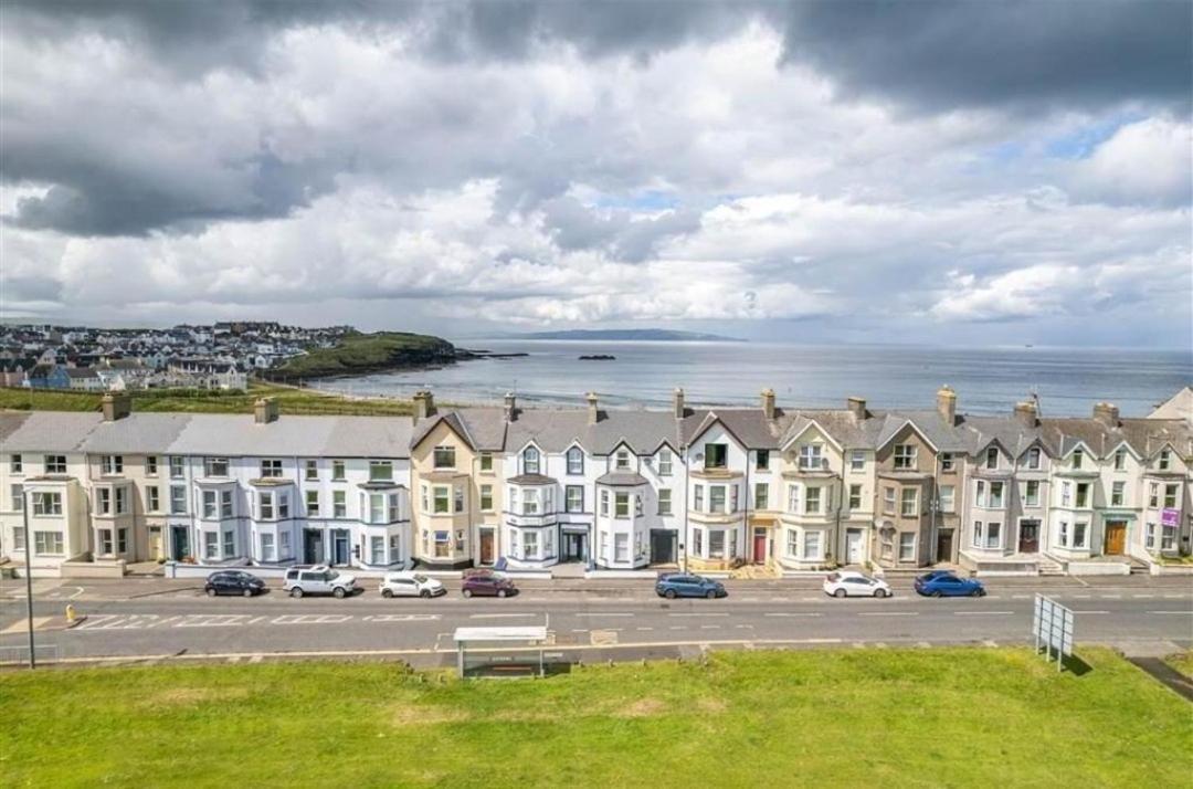 Dunluce 1 - Parking Permit For Golf - 10min Walk *
