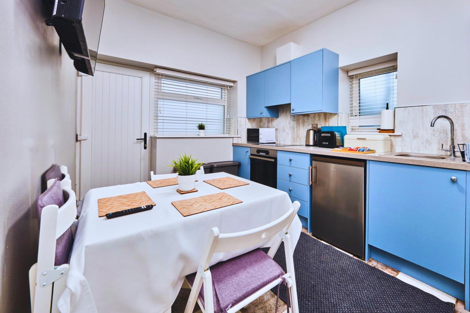 Dunluce 1 - Parking Permit For Golf - 10min Walk